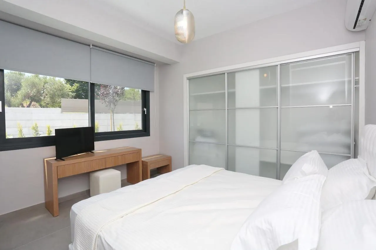 Villas Les Blancs 2 - Private Pool, 5 Bdrms, Panoramic View Hanioti