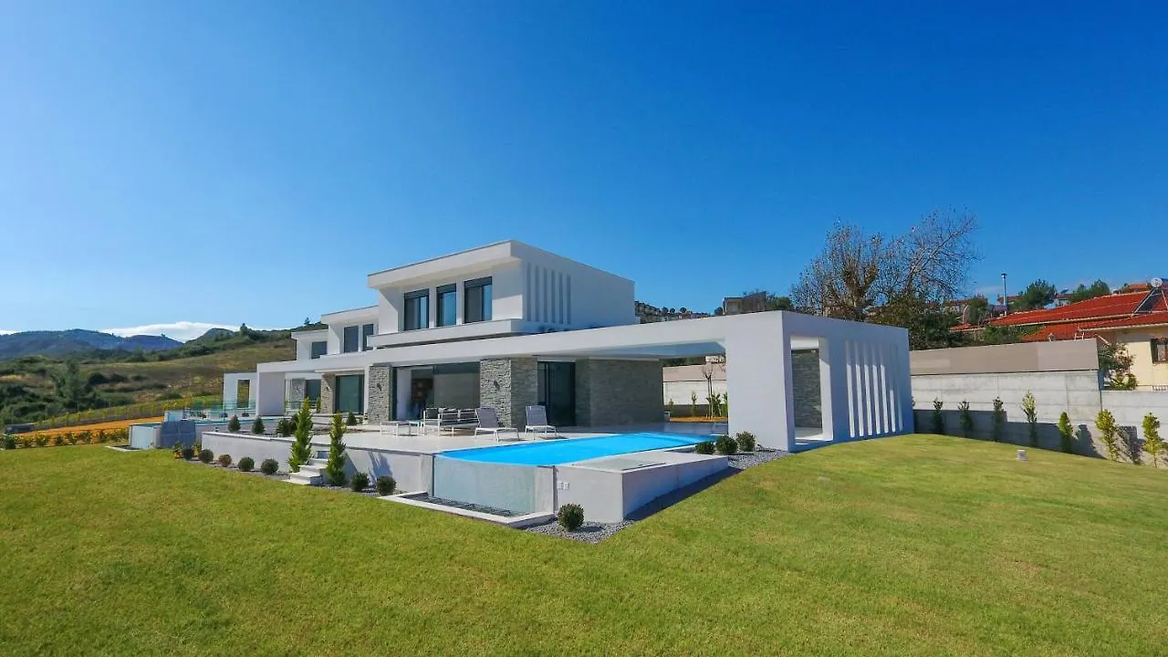 Villas Les Blancs 2 - Private Pool, 5 Bdrms, Panoramic View Hanioti 0*,  Grecia
